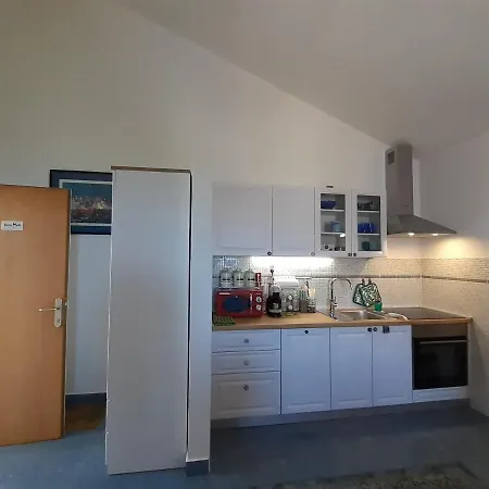 Romantic By The Apartman